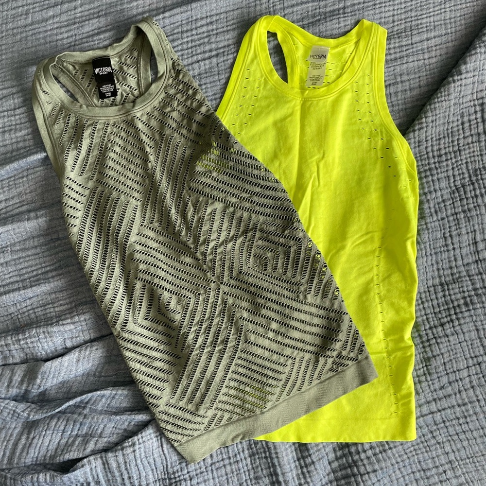 Lot of 2 VS sports tanks size small